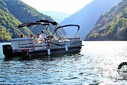 CATAMARÁN EN LOS CAÑONES DEL SIL