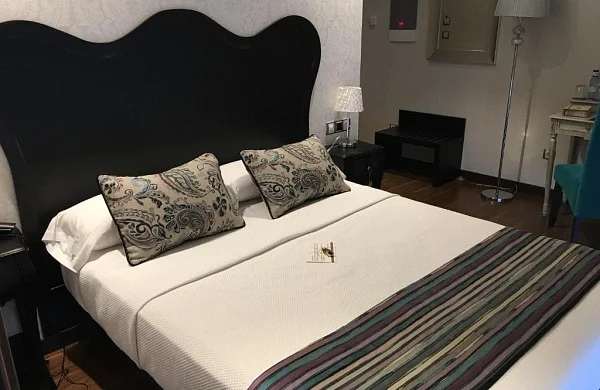 Hotel Calzada | Hotel moderno y funcional