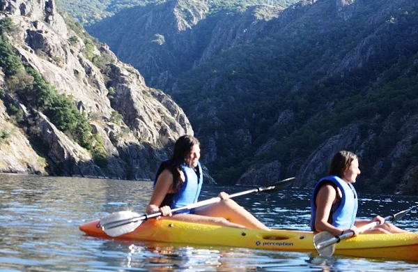 Alquiler de kayak en Cañones del Sil | Aventura en el río