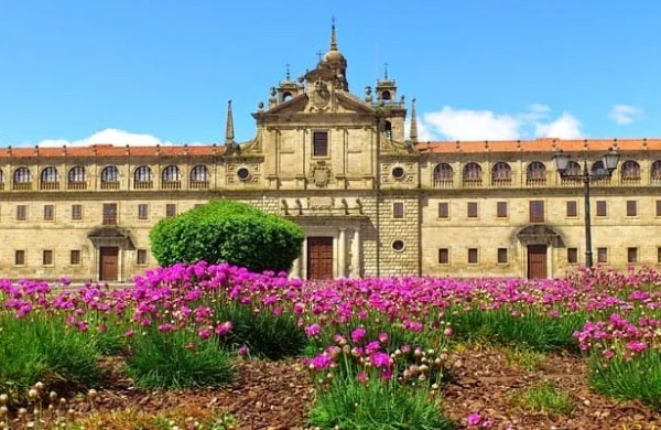 Visita a los Escolapios de Monforte | Historia y arte