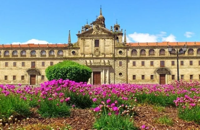 Visita a los Escolapios de Monforte | Historia y arte