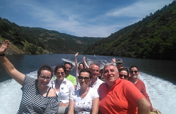 Ribeira Sacra desde el agua | Paisajes y viñedos únicos Ribeira Sacra desde el agua | Paisajes y viñedos únicos