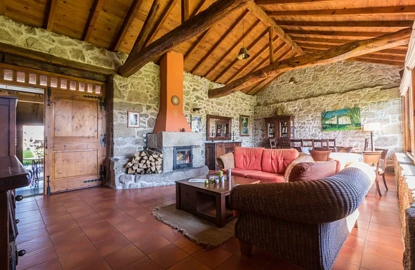 Casa das Xacias | Casa de piedra con finca