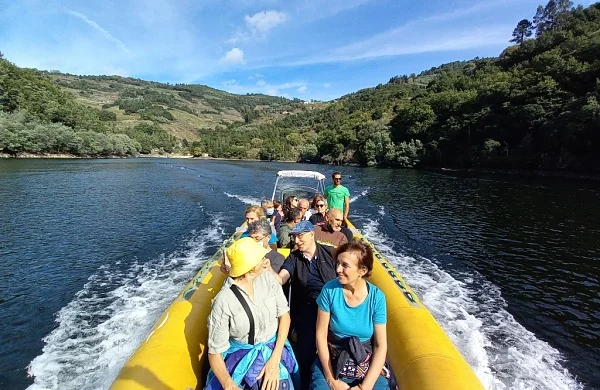 Navegando por Ribeira Sacra | Ruta exclusiva en barco