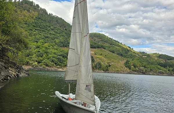Travesía en velero por el Sil | Navegación exclusiva Travesía en velero por el Sil | Navegación exclusiva