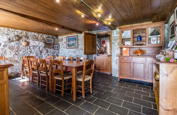 Casa das Xacias | Casa de piedra con finca