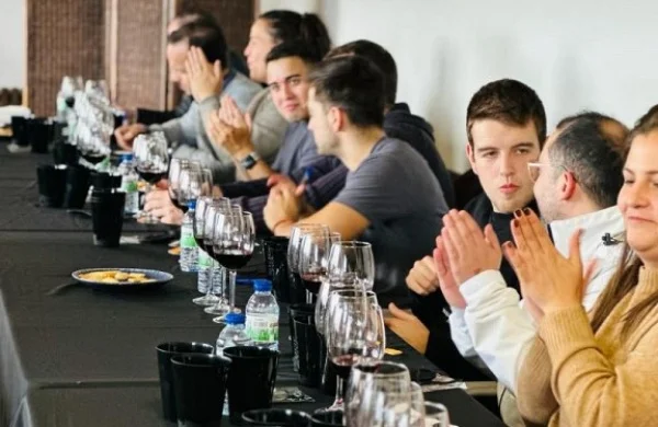 Cata a ciegas | Juego sensorial con vino