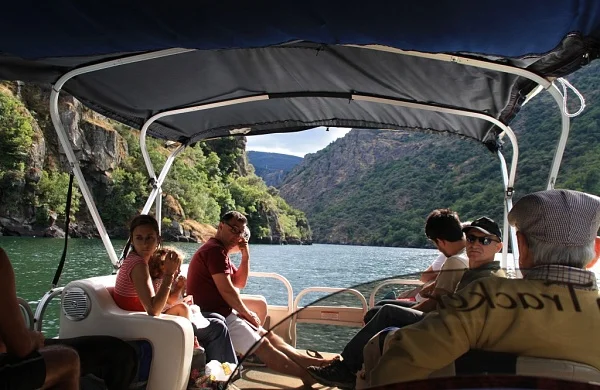 Sumérgete en los Cañones del Sil | Paseo entre viñedos