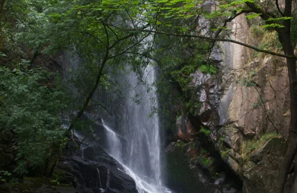 Fiordos gallegos | Paseo en barco por la Ribeira Sacra