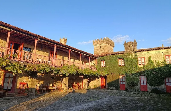 Dos D.O en una experiencia | Valdeorras y Ribeira Sacra Dos D.O en una experiencia | Valdeorras y Ribeira Sacra