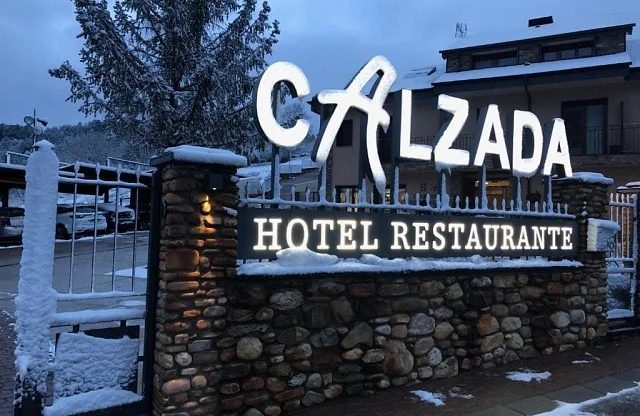 Hotel Calzada | Hotel moderno y funcional