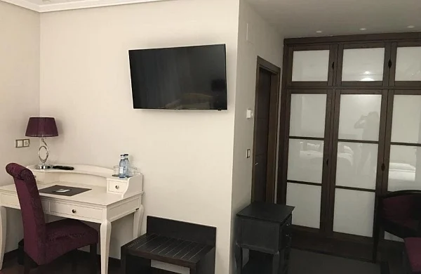 Hotel Calzada | Hotel moderno y funcional